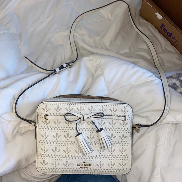 kate spade Handbags - Kate Spade Camera Bag